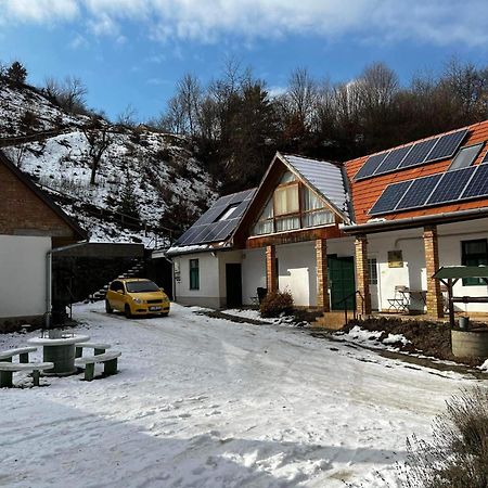 Boroka Vendeghaz Hotell Matrakeresztes Exteriör bild